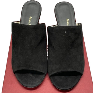 NEW SALVATORE FERRAGAMO Sophie Suede Heeled Sandals – Women’s Size 9.5 – Black